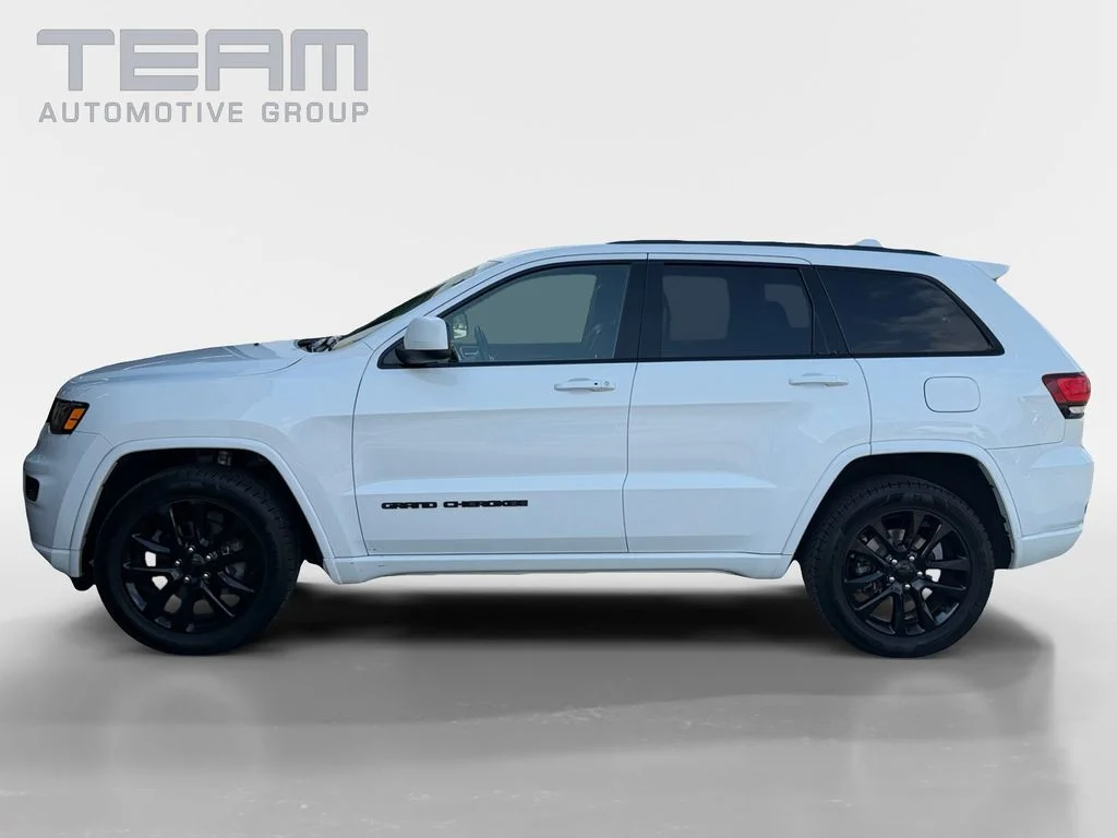 Used 2020 White Jeep Altitude image 4