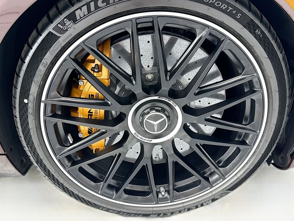 New 2026 MANUFAKTUR Rubellite Red Metallic Mercedes-Benz SL 63 AMG® S E Performance image 28