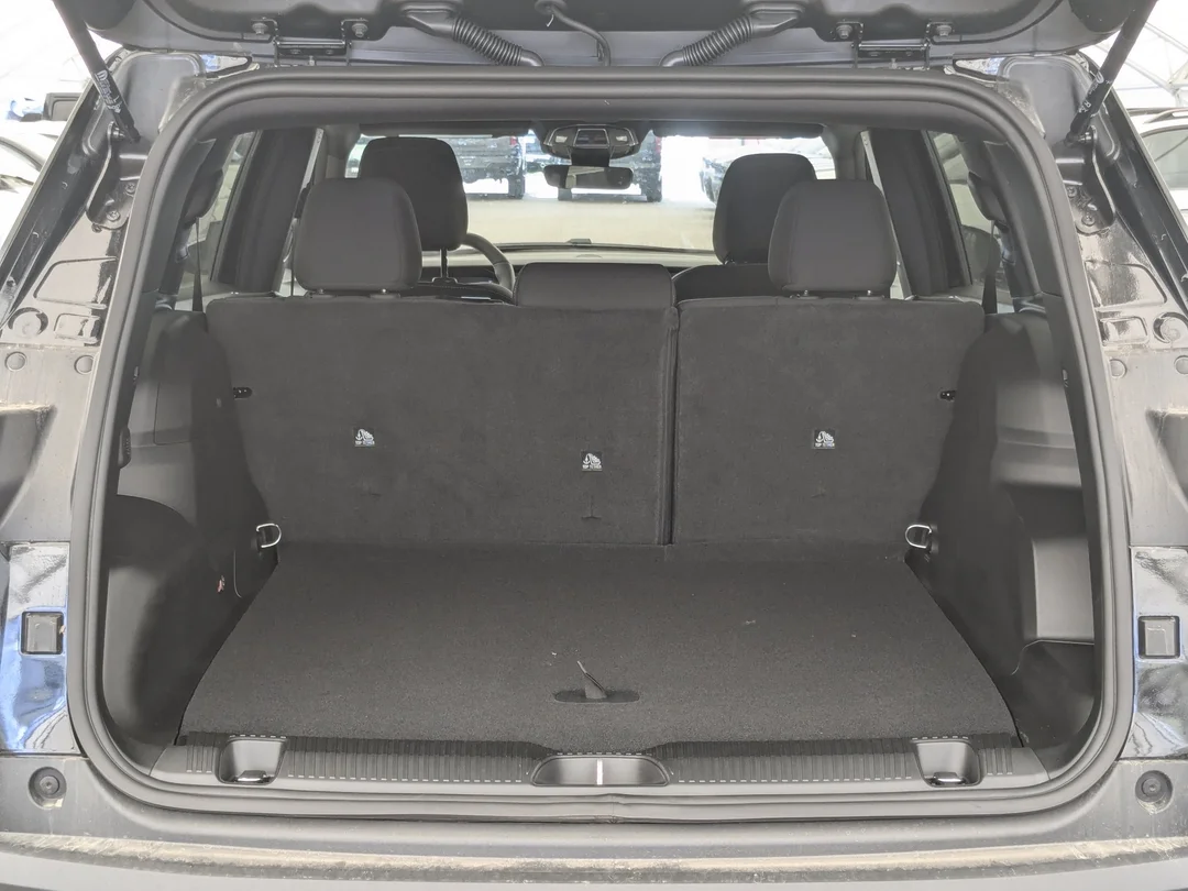 New 2026 Black Jeep Laredo - - 4x4 - 1.6L Turbo Hybrid - Adaptive Cruise - Blind Spot Detection & More! image 27