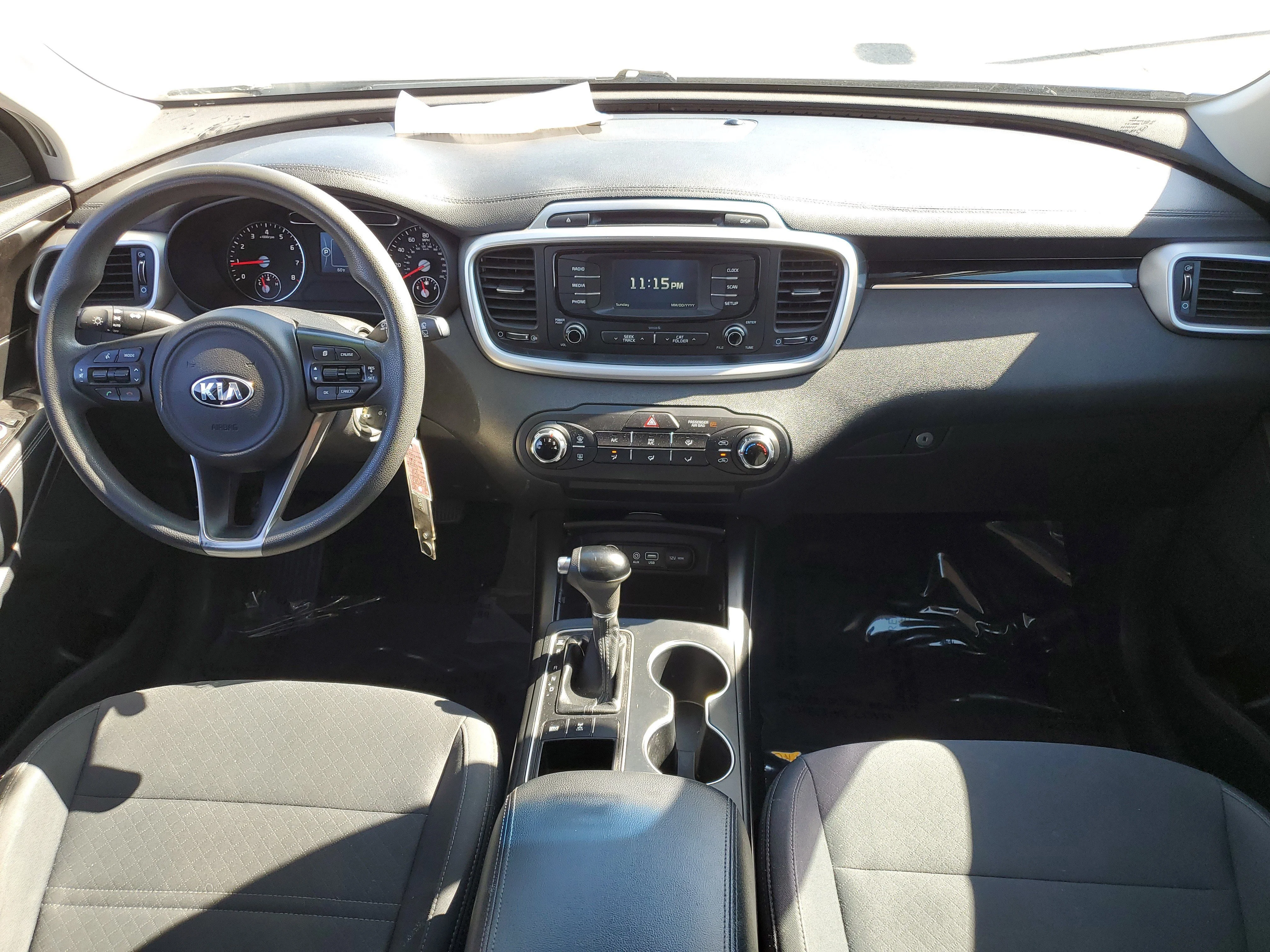 Used 2018 Snow White Pearl Kia LX V6 image 11