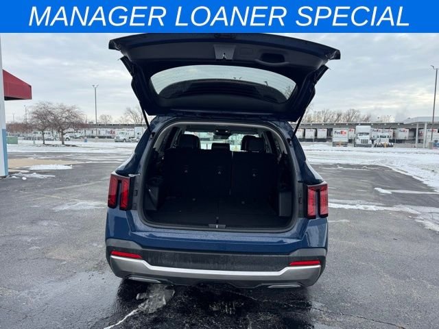 2025 Kia Sorento S - Photo 11