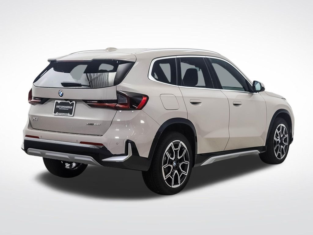 Used 2026 Gray Metallic BMW xDrive28i image 5