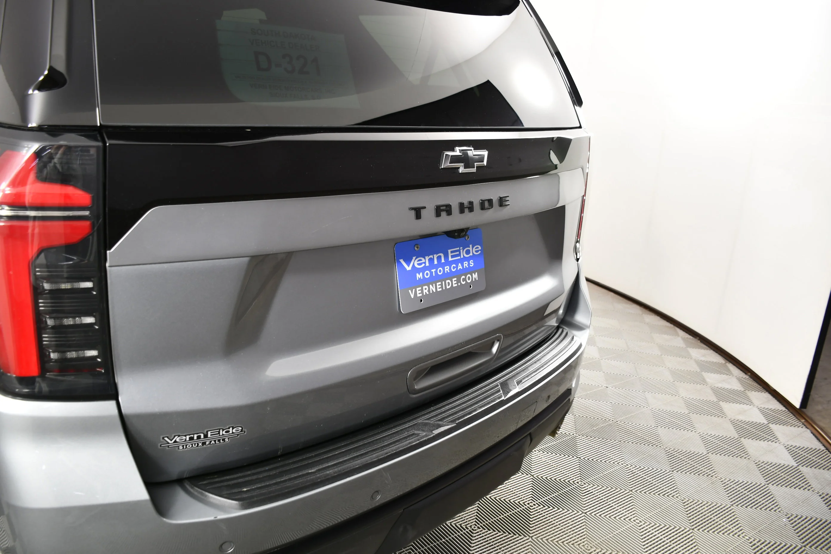 Used 2025 Sterling Gray Metallic Chevrolet Z71 image 15