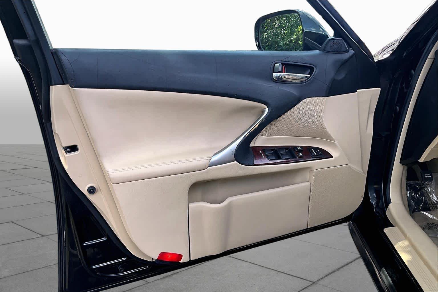 Used 2007 Obsidian Lexus  image 21