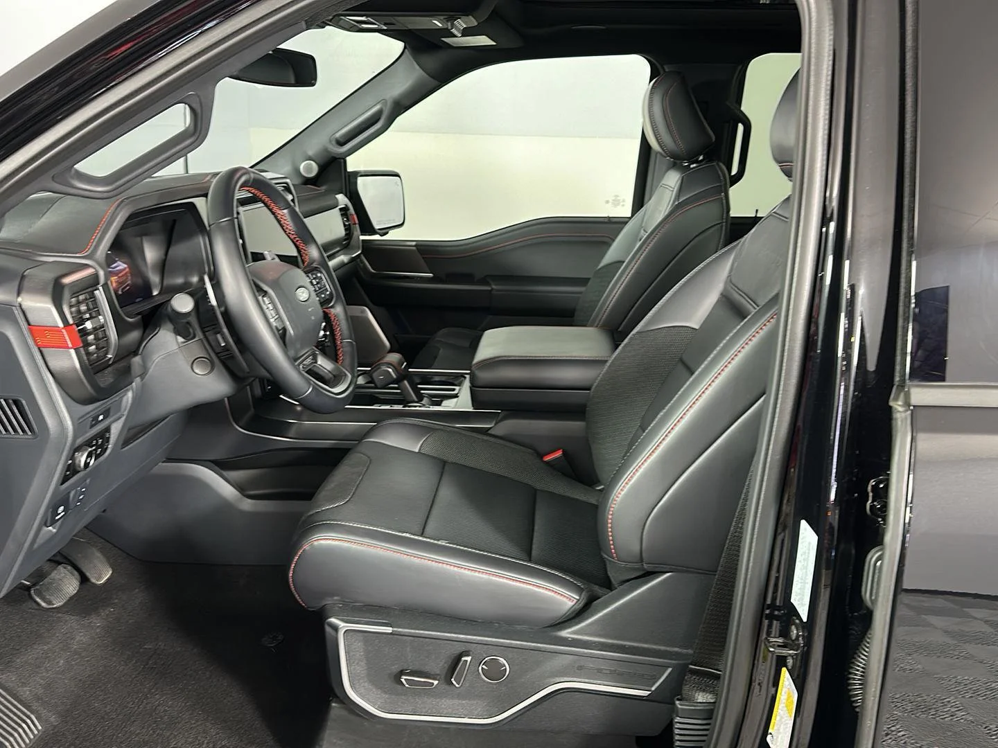 Used 2025 Agate Black Metallic Ford Raptor image 15