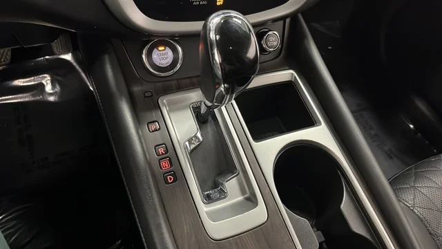 Used 2020 Super Black Metallic Nissan Platinum image 19