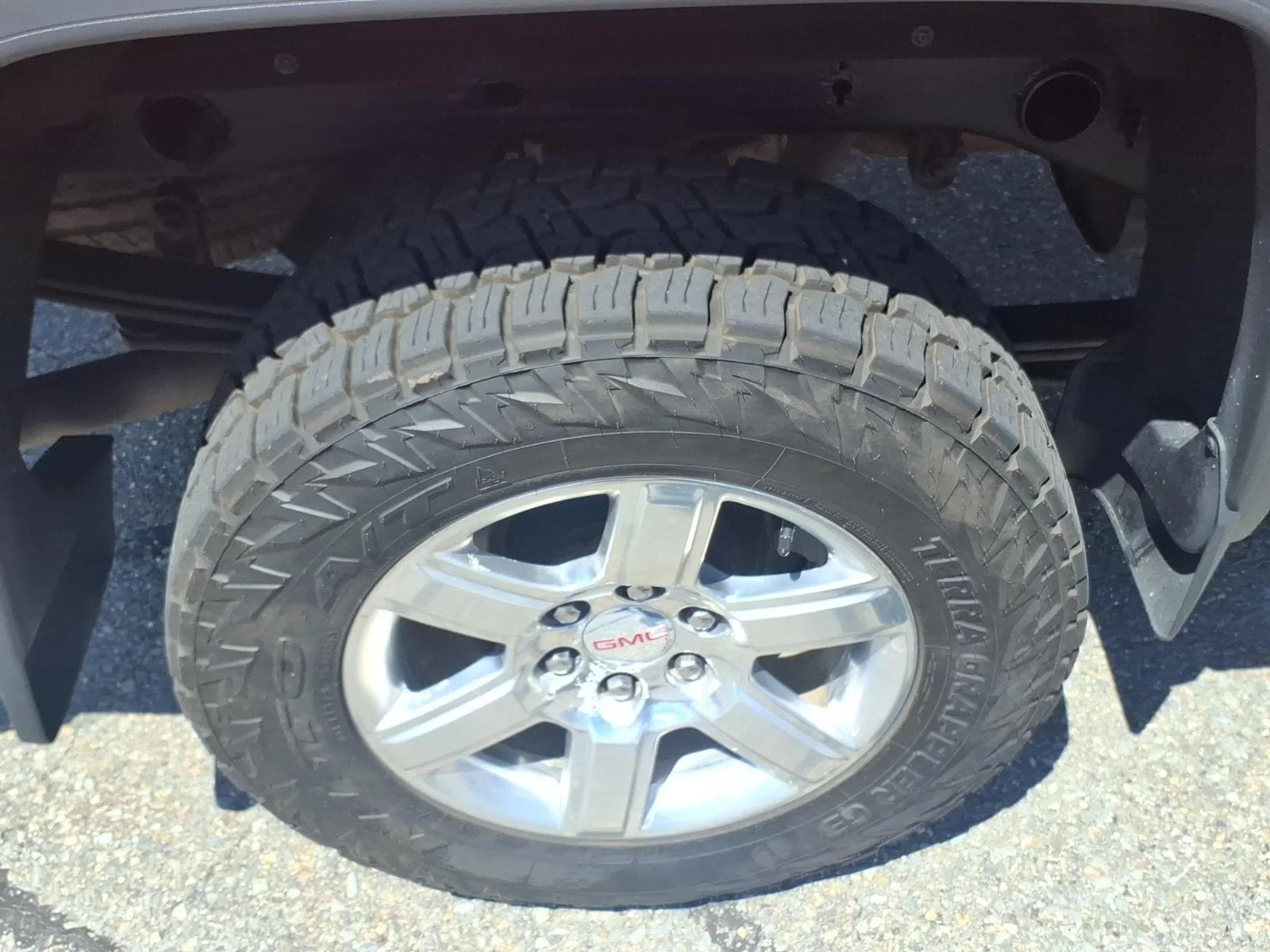 Used 2018 Quartz GMC SLT image 12