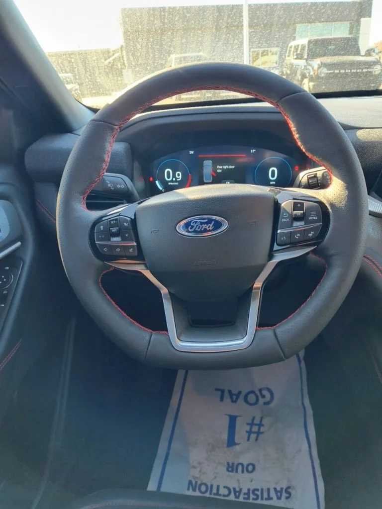 New 2026 Carbonized Gray Metallic Ford ST-Line image 24