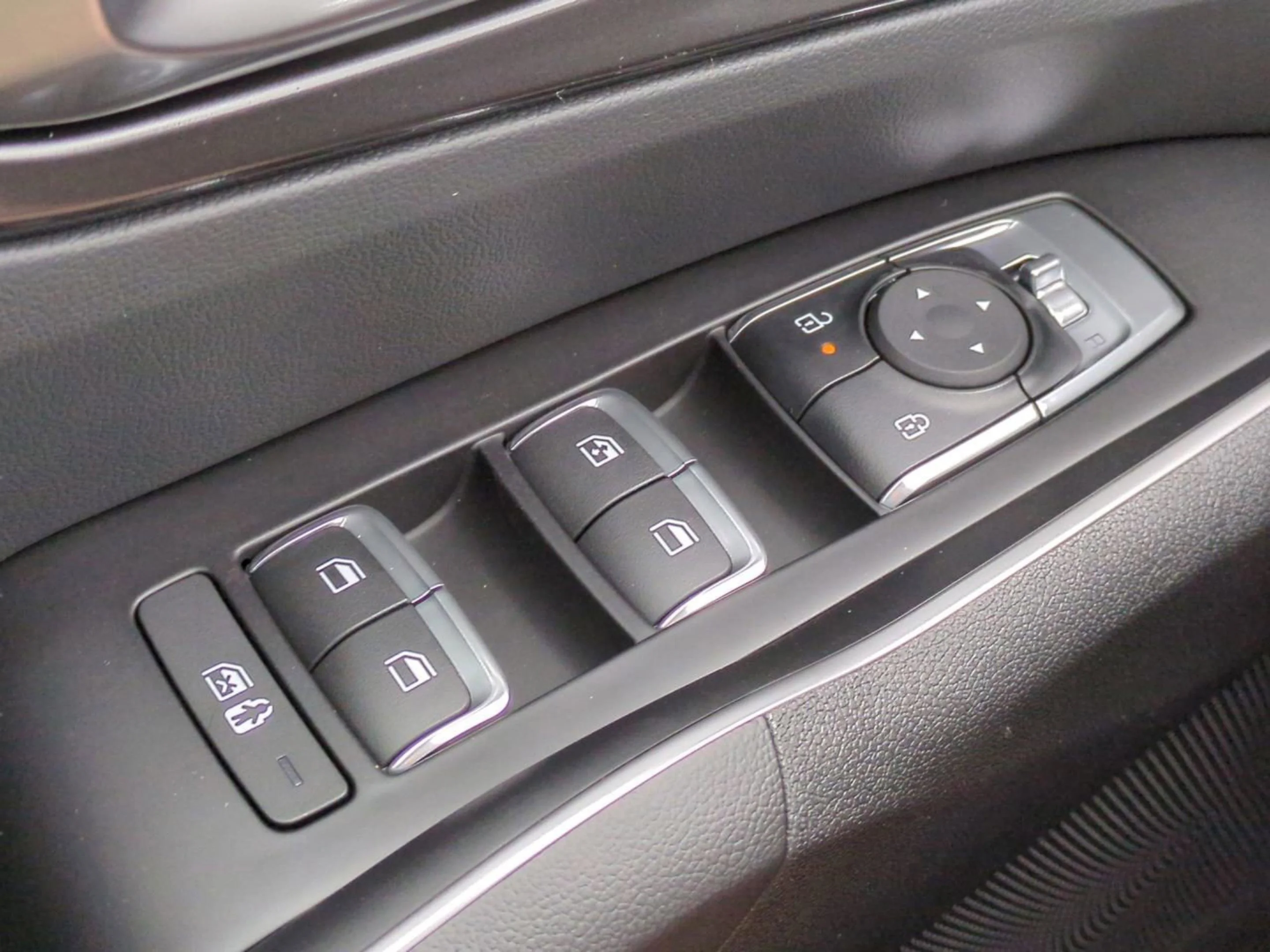 New 2026 Ivory Silver Kia LX image 47