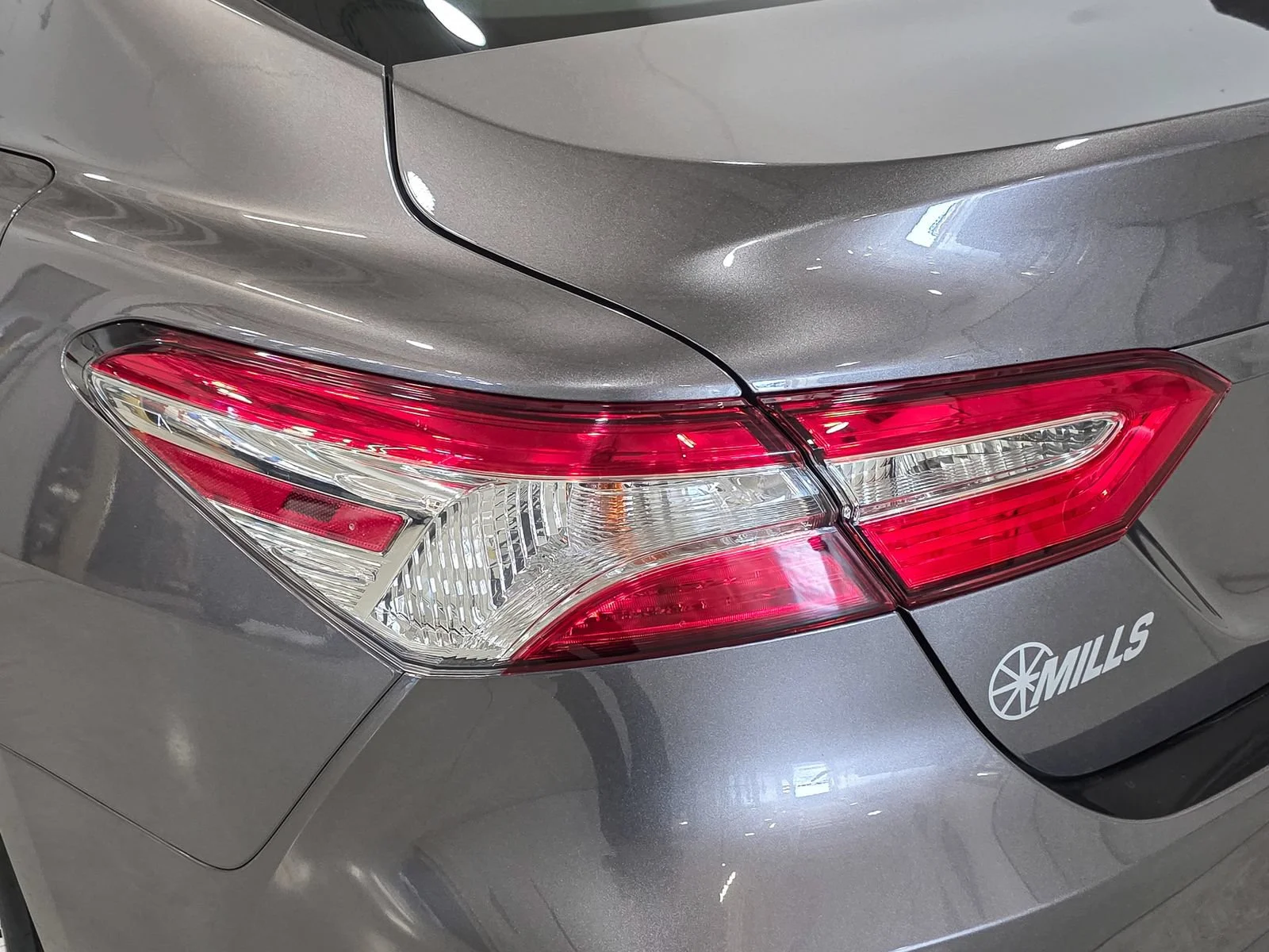 Used 2018 Gray Toyota LE image 15