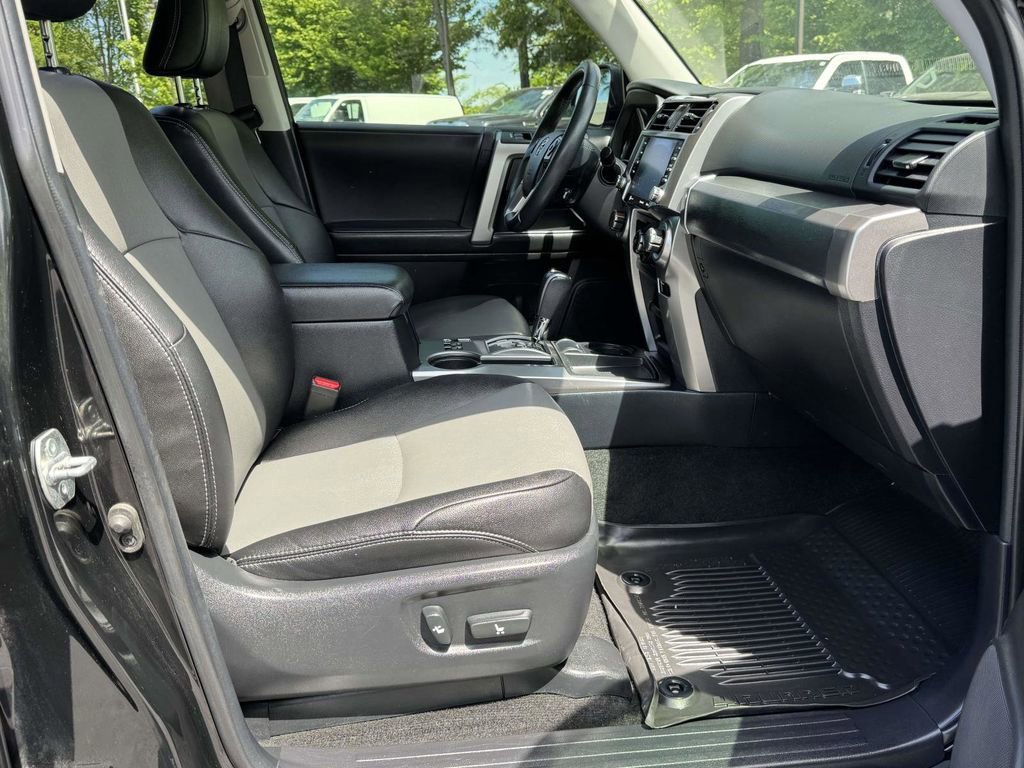 Used 2022 Midnight Black Metallic Toyota SR5 Premium image 14