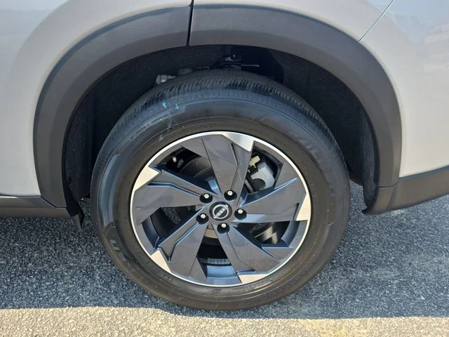 Used 2025 Silver Nissan SV image 33