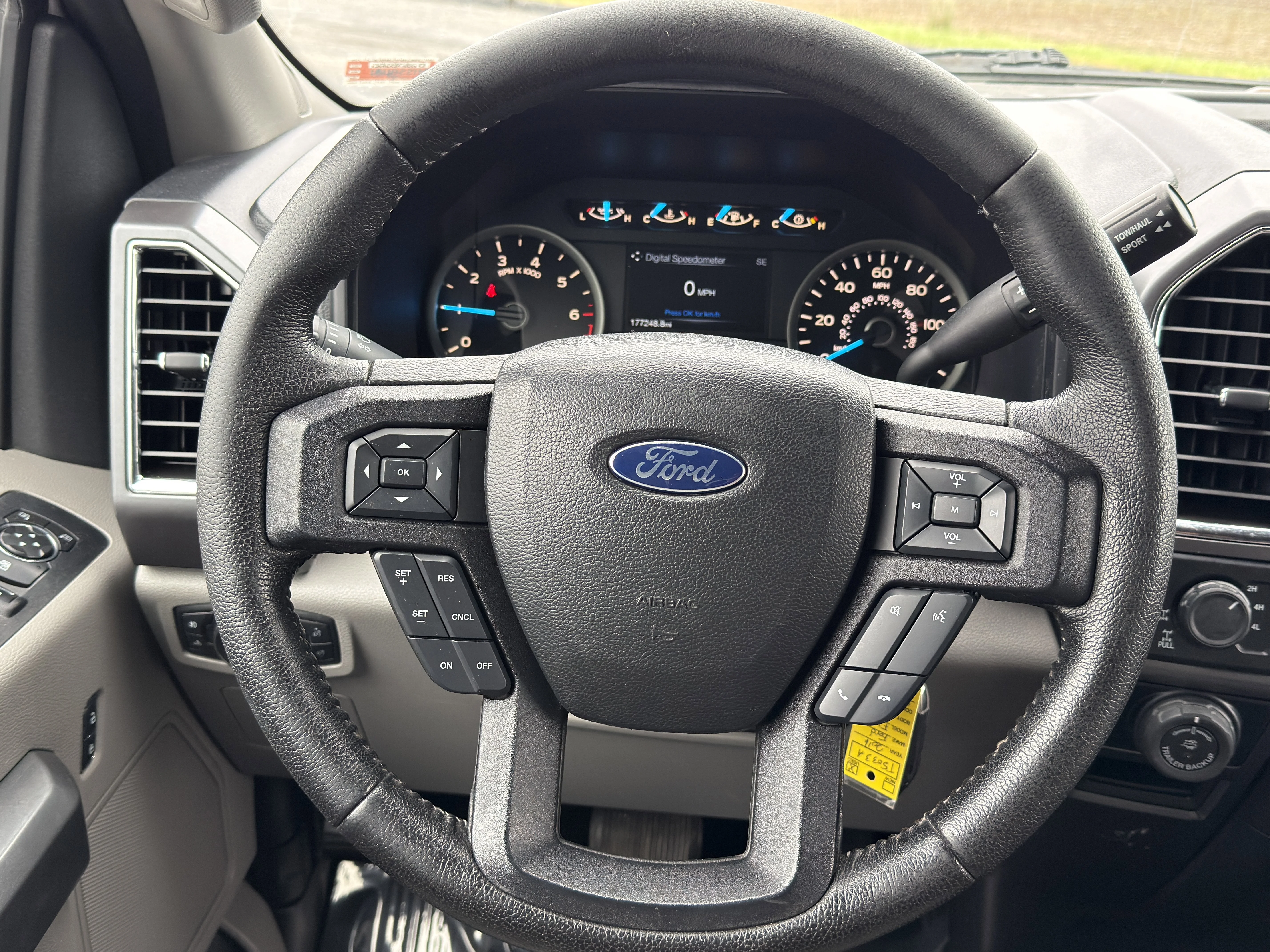 Used 2016  Ford XLT image 24