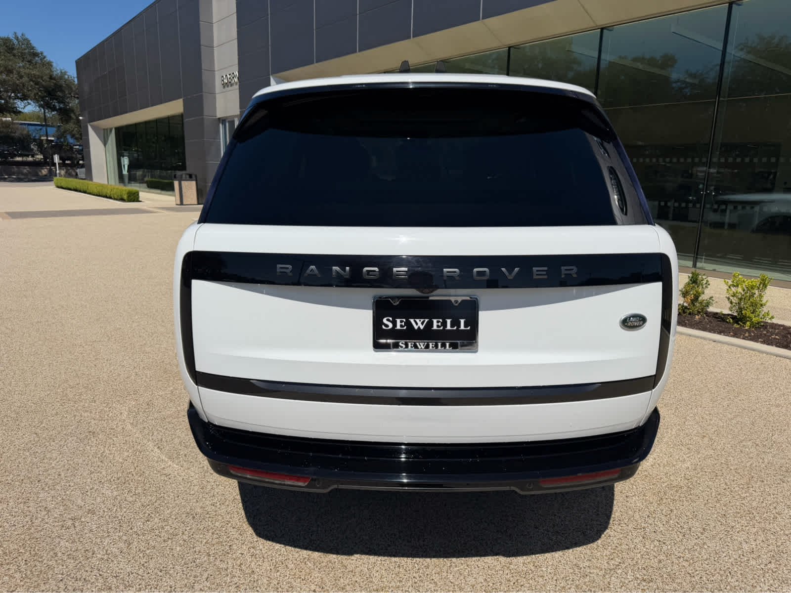 Certified Used 2023 WHT Land Rover SE image 6