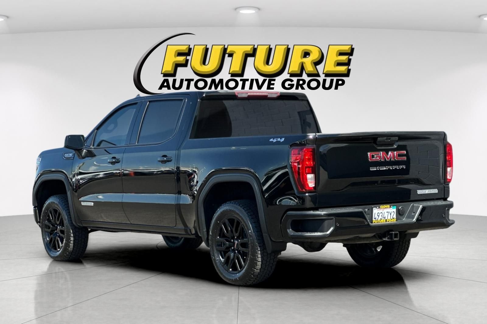Used 2020 Black GMC Elevation image 5