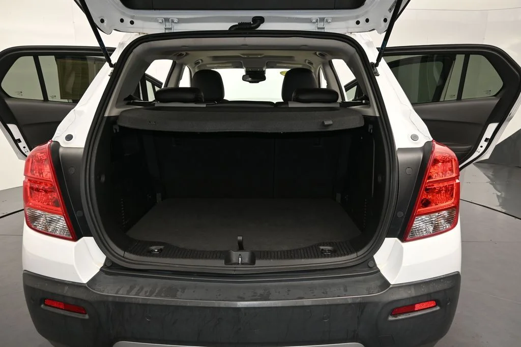 Used 2016 Summit White Chevrolet LTZ image 11