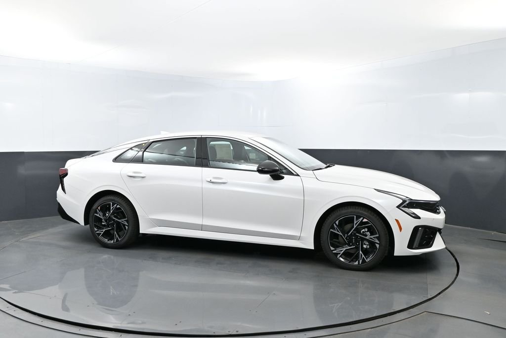 New 2026 Snow White Pearl Kia GT-Line FWD image 4