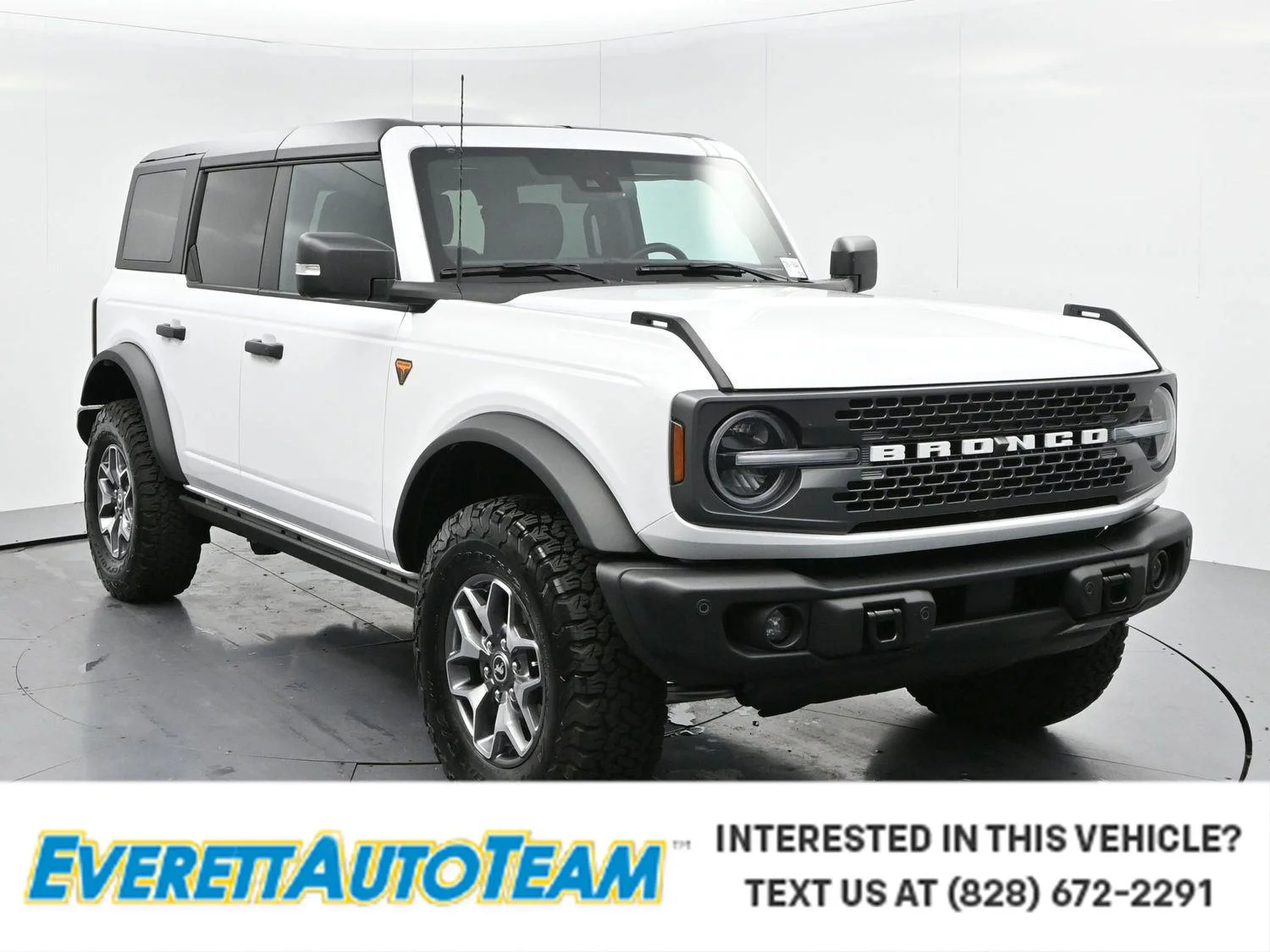 Used 2025 Oxford White Ford Badlands image 1
