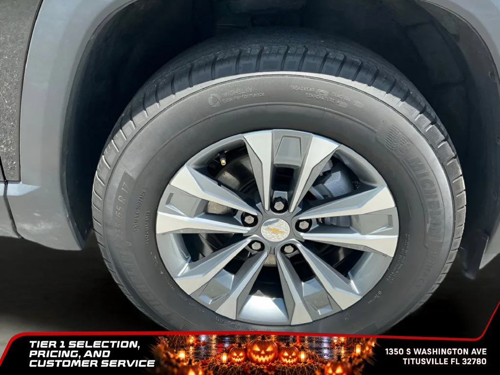 Used 2025 Mosaic Black Metallic Chevrolet LT image 36