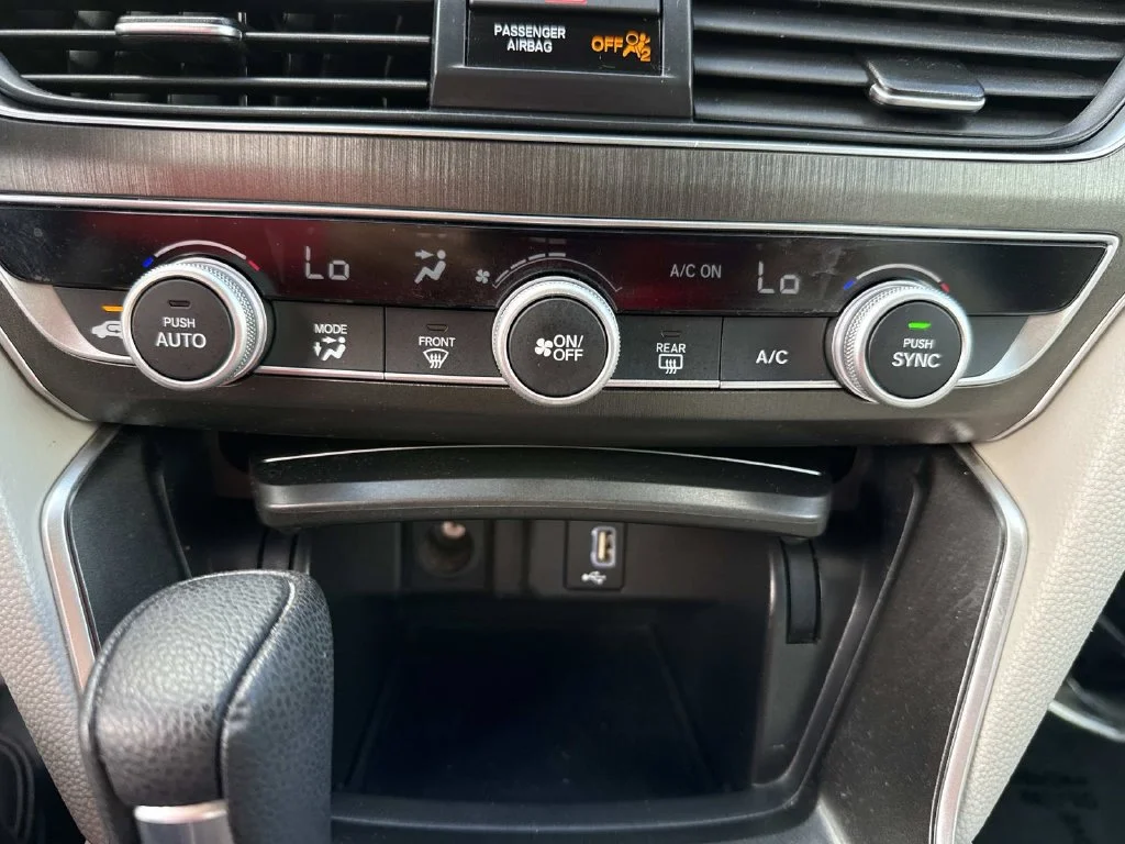 Used 2020  Honda LX image 28