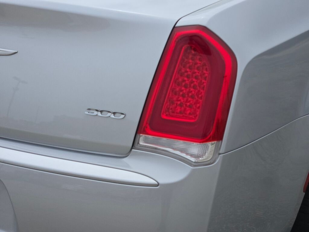 Used 2021 Silver Chrysler Touring image 12