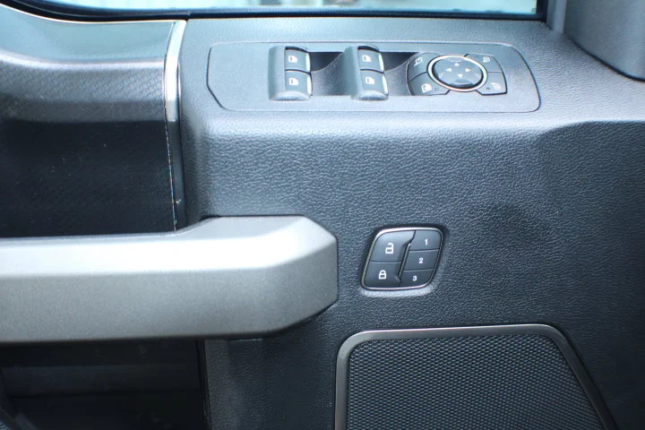 Used 2018  Ford Raptor image 8