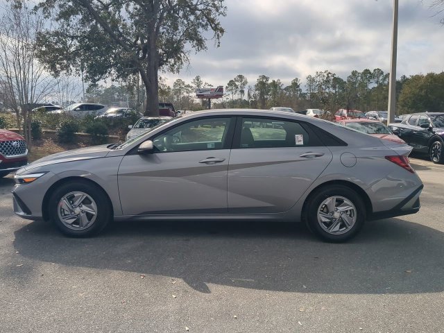 Used 2026 Silver Hyundai SE image 8
