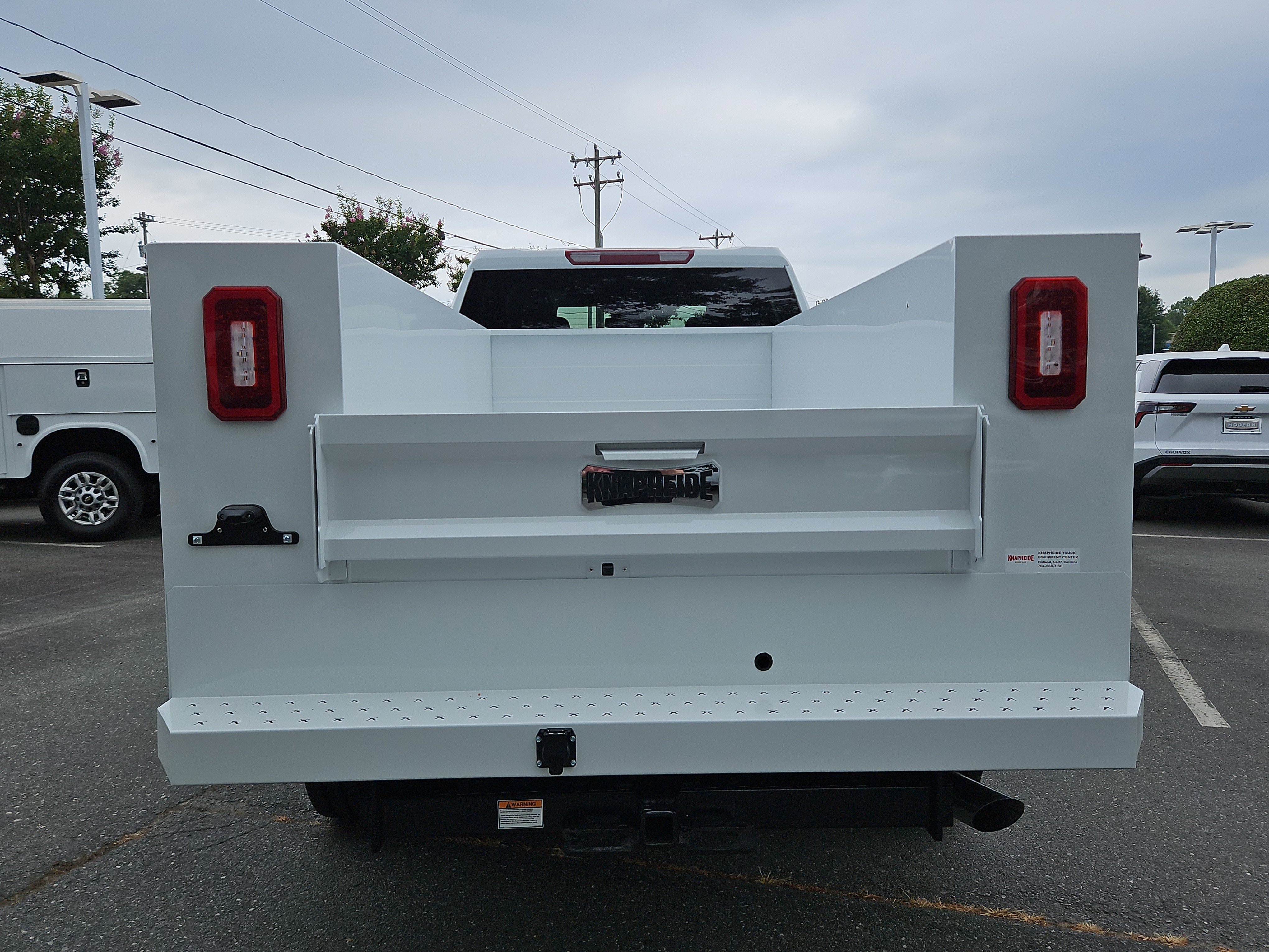 New 2026 Summit White Chevrolet WT image 4