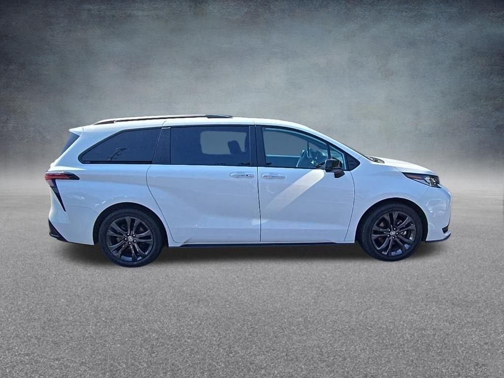Used 2025 Ice Toyota XSE image 10