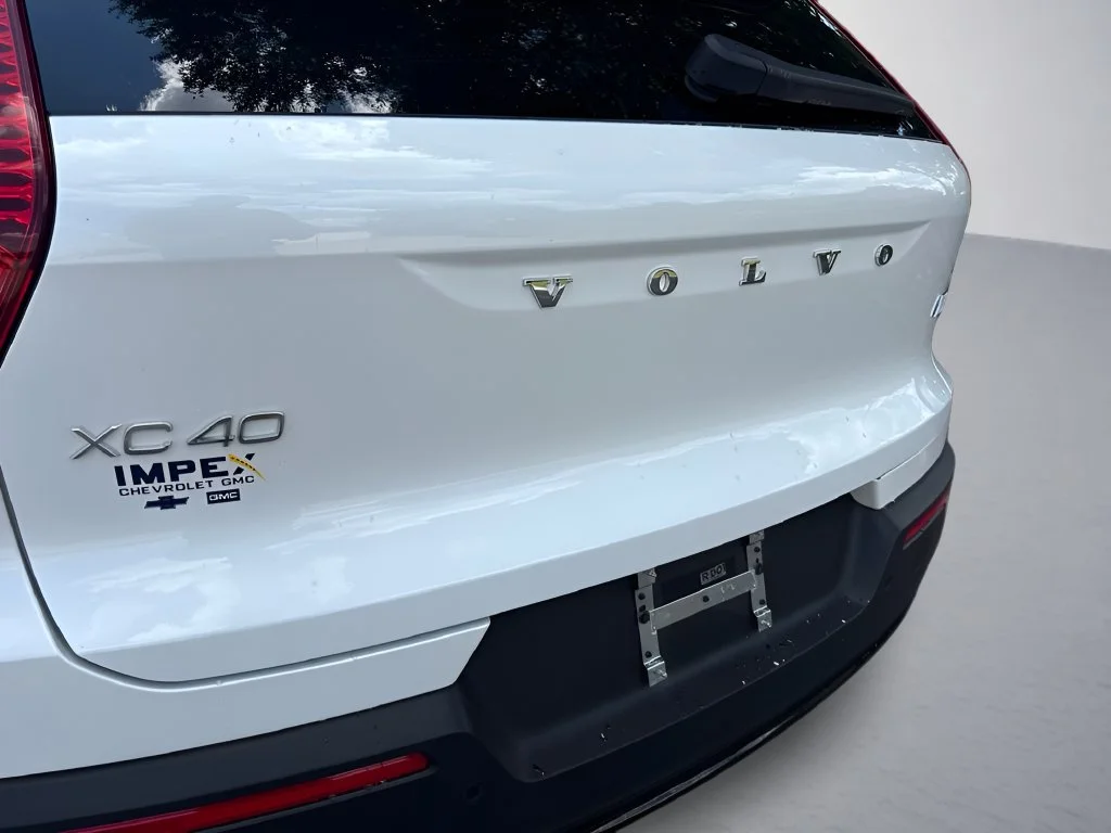 Used 2023 White Volvo Ultimate image 30