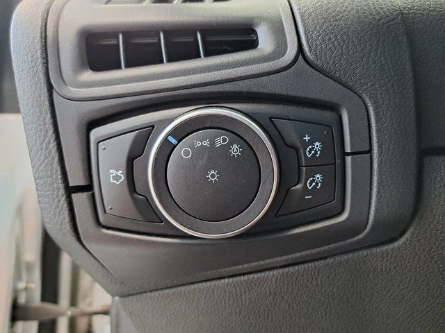 Used 2016 Silver Ford SE image 12