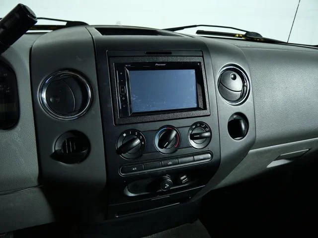 Used 2004  Ford STX image 20