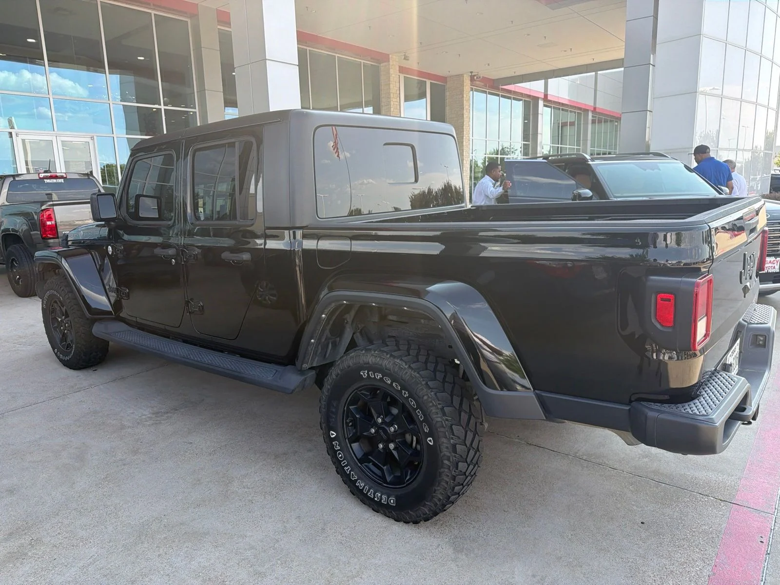 Used 2022 Black Jeep Sport image 14