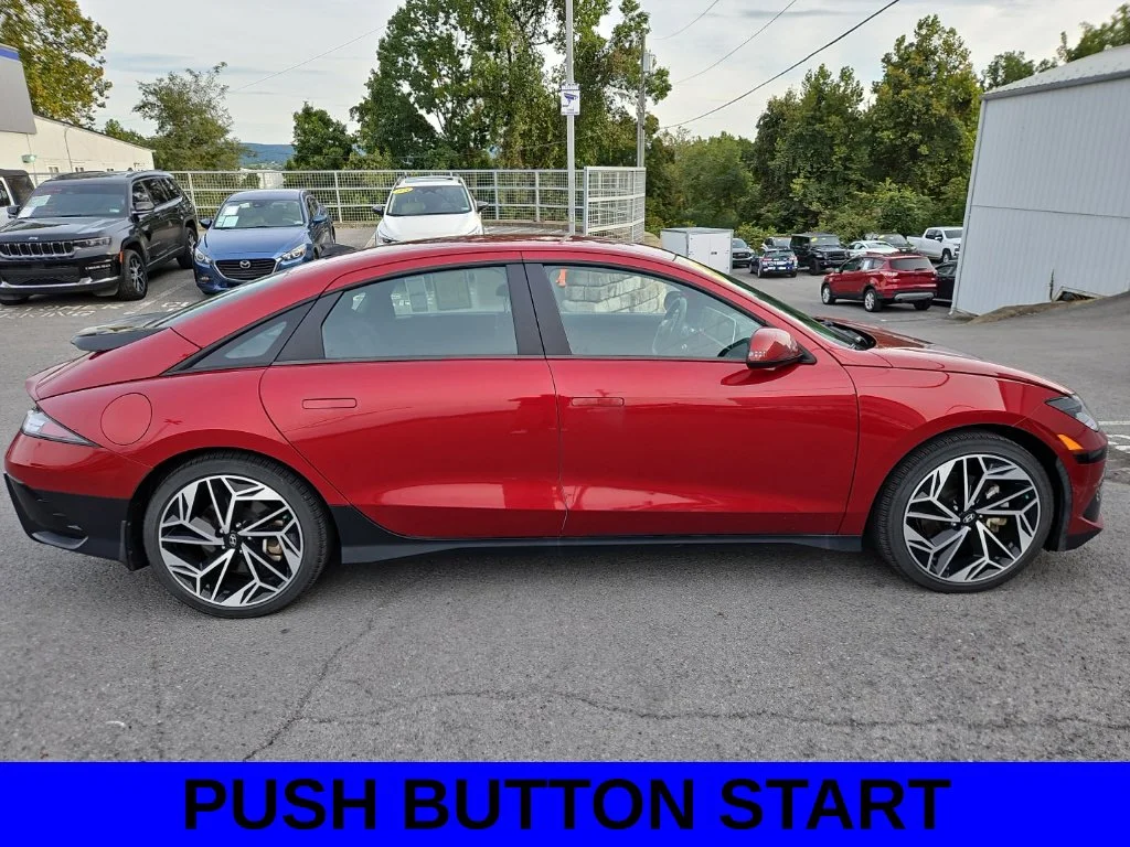 Used 2023 Red Hyundai SEL image 11