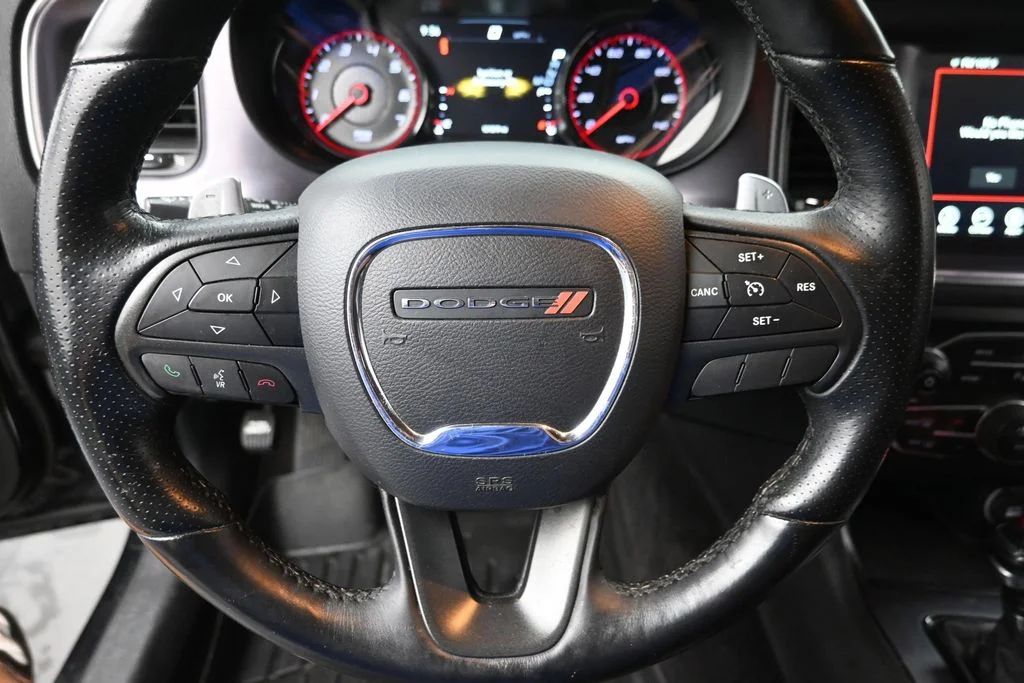 Used 2017 Black Dodge SXT image 19