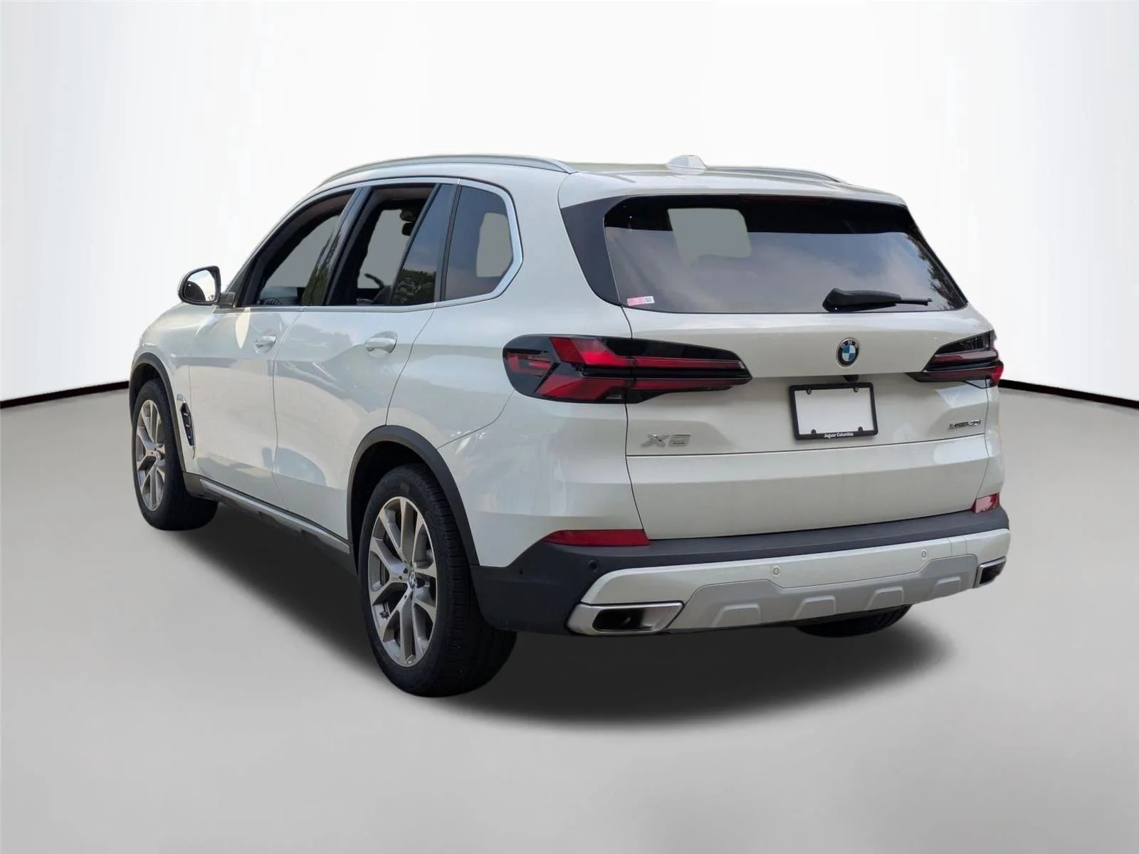 Used 2024 Alpine White BMW xDrive40i image 7