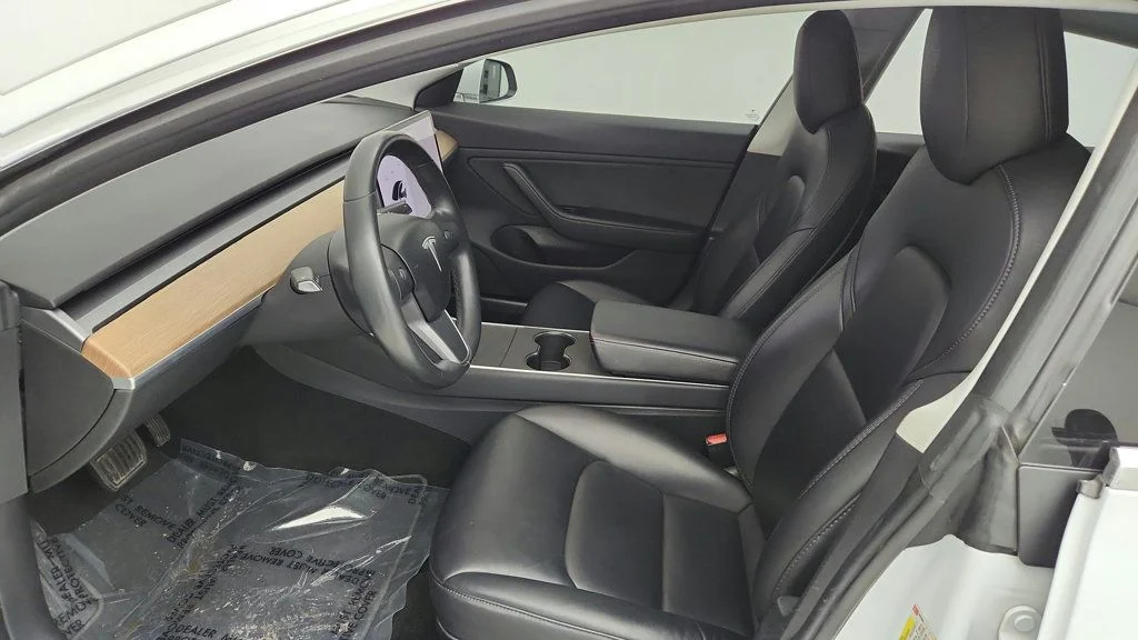 Used 2018 Pearl White Multi-Coat Tesla Long Range Battery AWD image 24