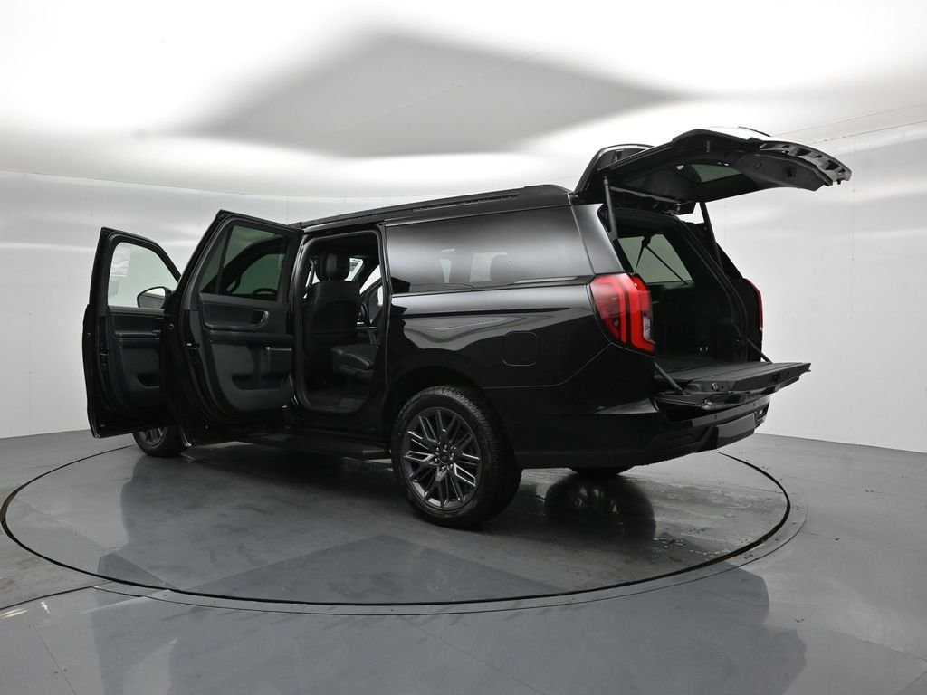 New 2026 Agate Black Metallic Ford Platinum image 32
