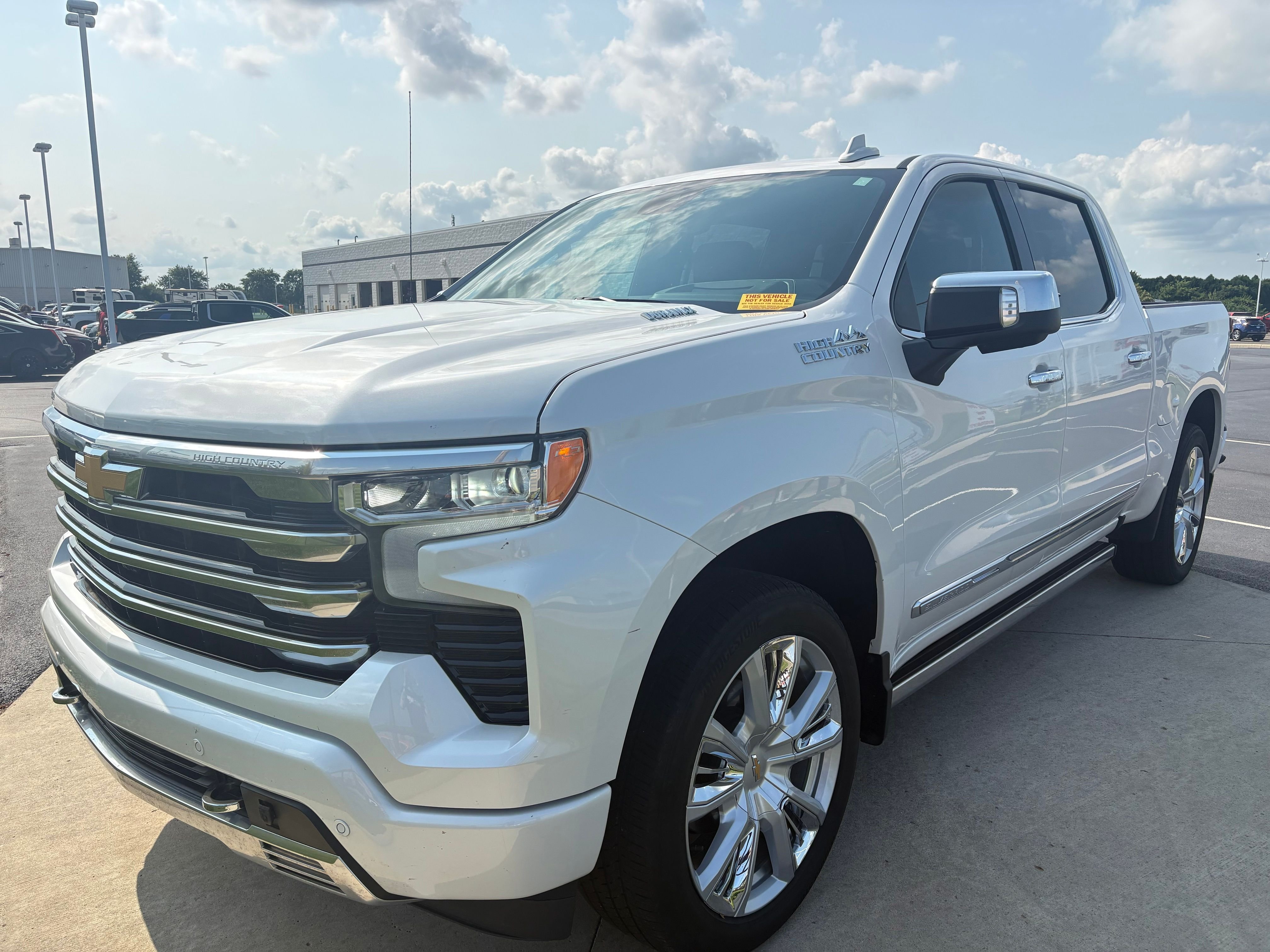 Used 2023 Iridescent Pearl Tricoat Chevrolet High Country image 3