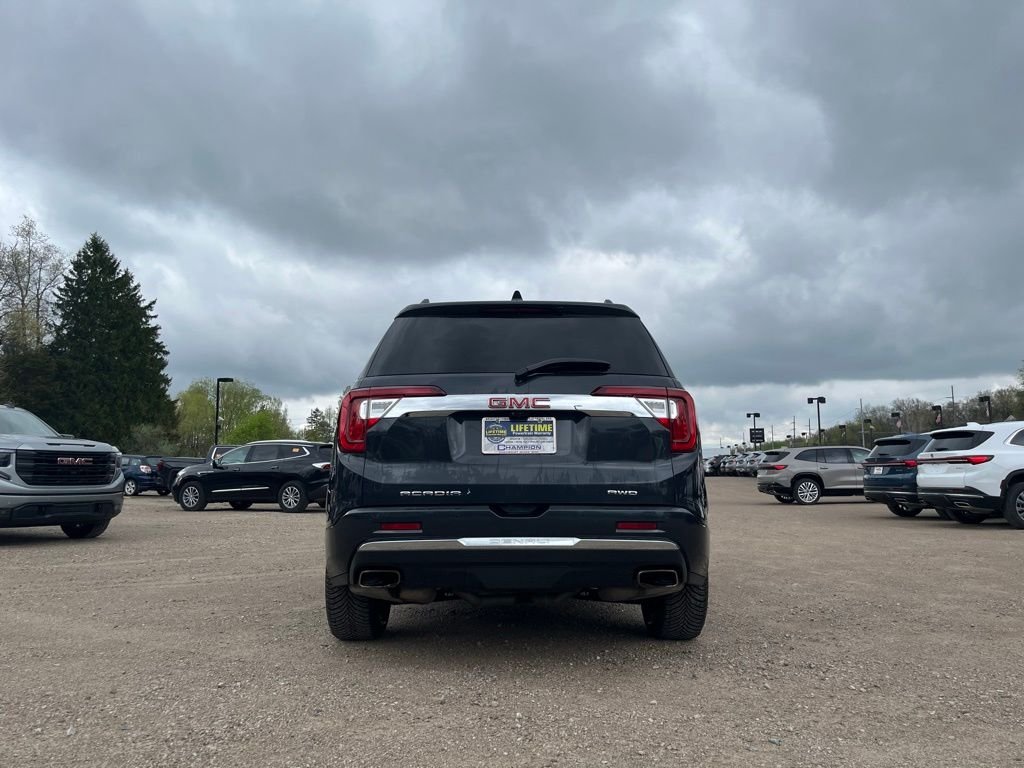 Used 2022 Hunter Green GMC Denali image 7