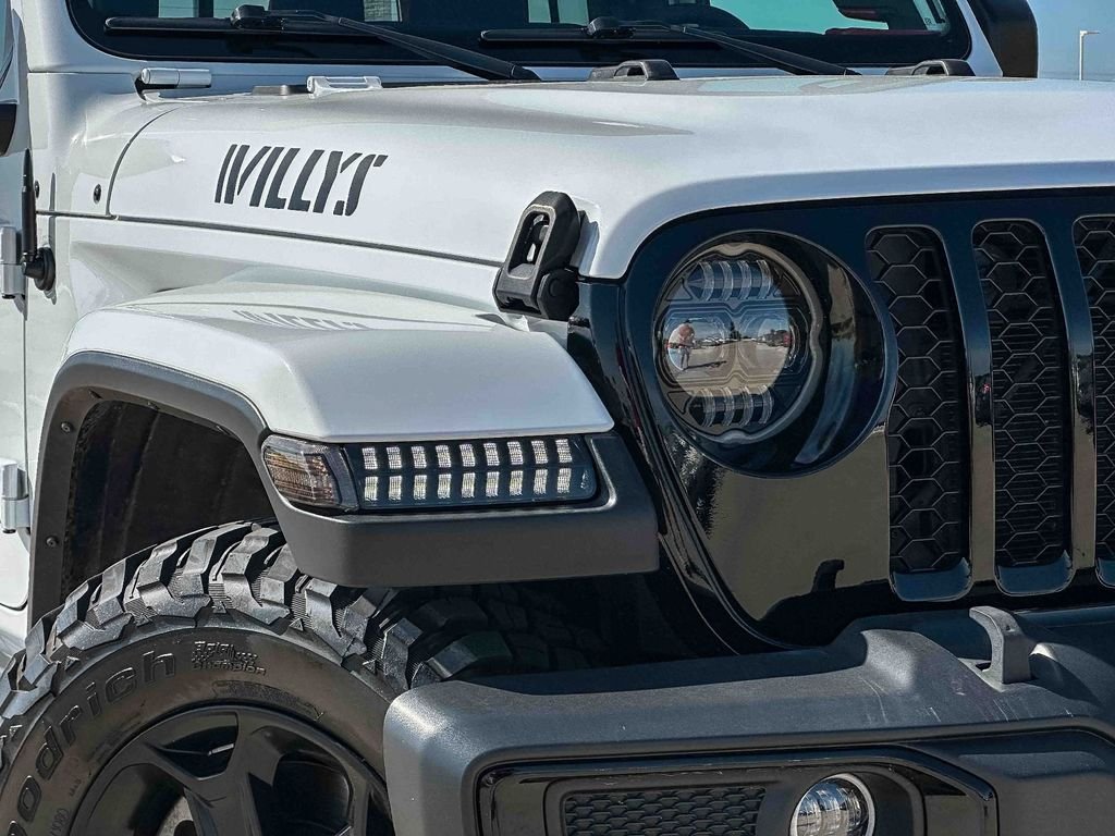 Used 2023 White Jeep Willys image 10