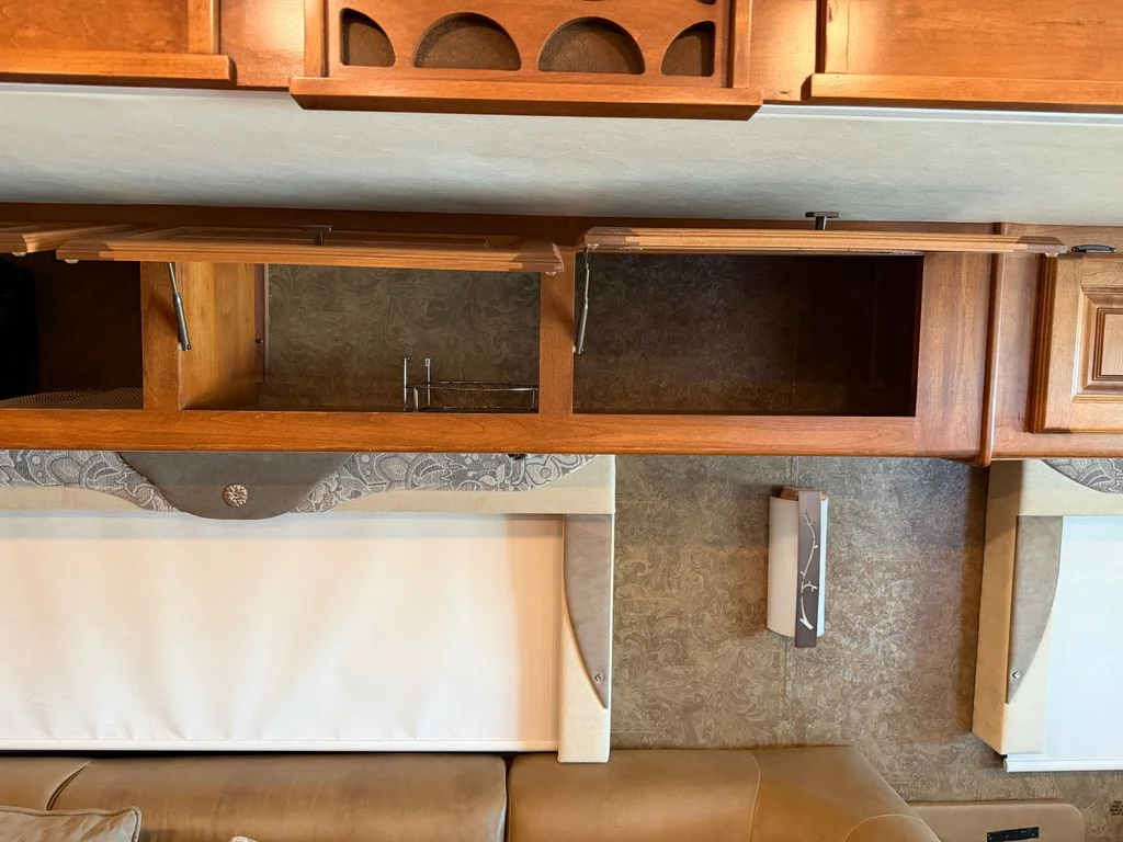 Used 2014  Tiffin  image 73