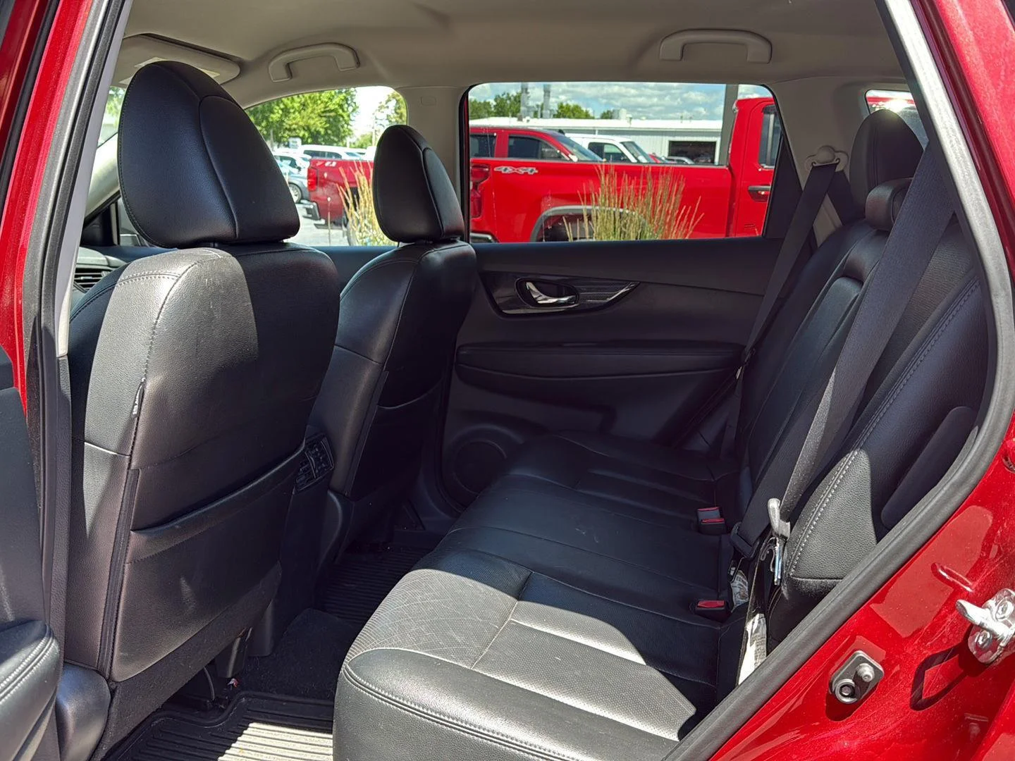 Used 2018 Scarlet Ember Nissan SL Hybrid image 10