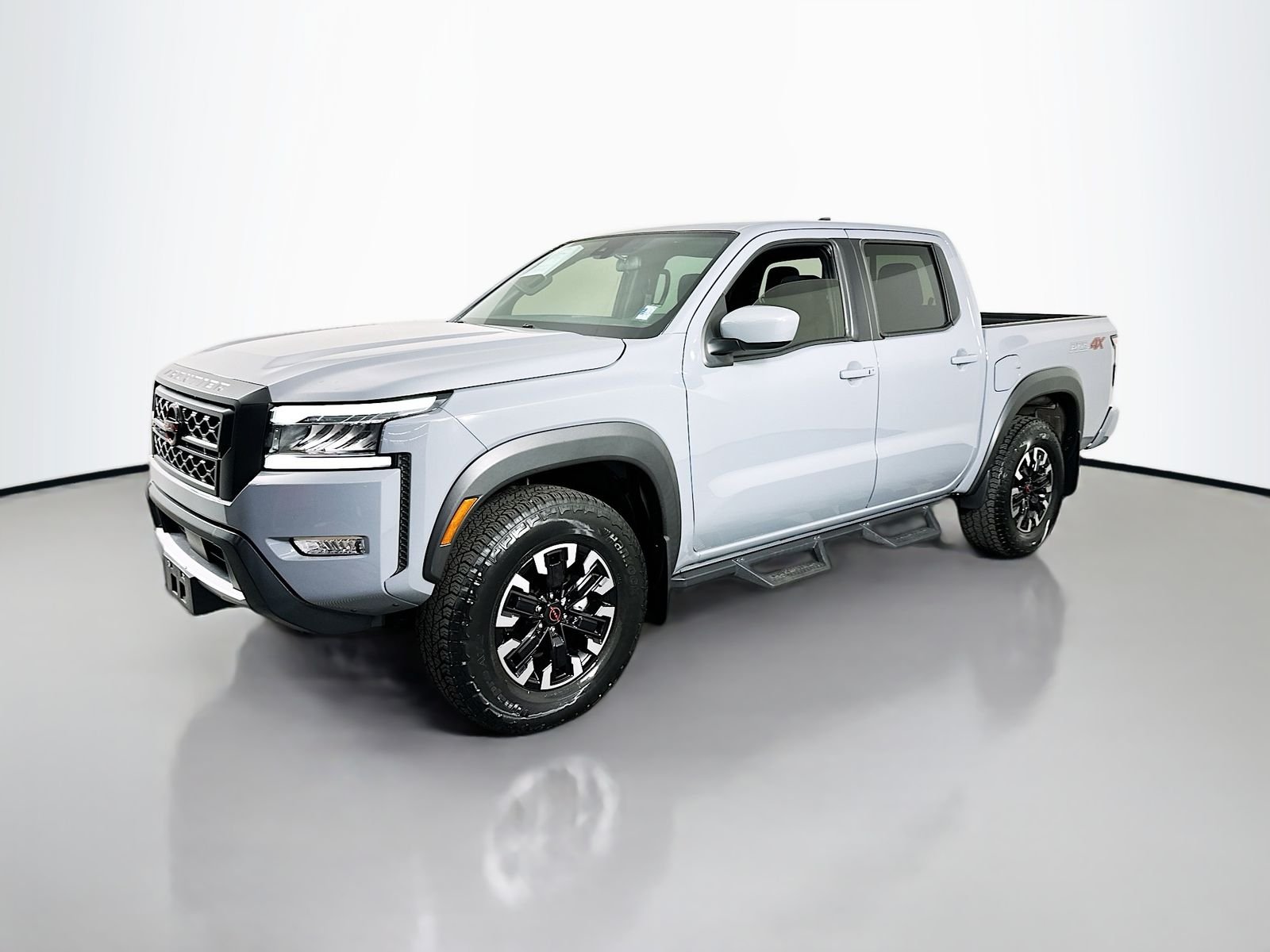 Used 2022 Boulder Gray Pearl Nissan PRO-4X image 3