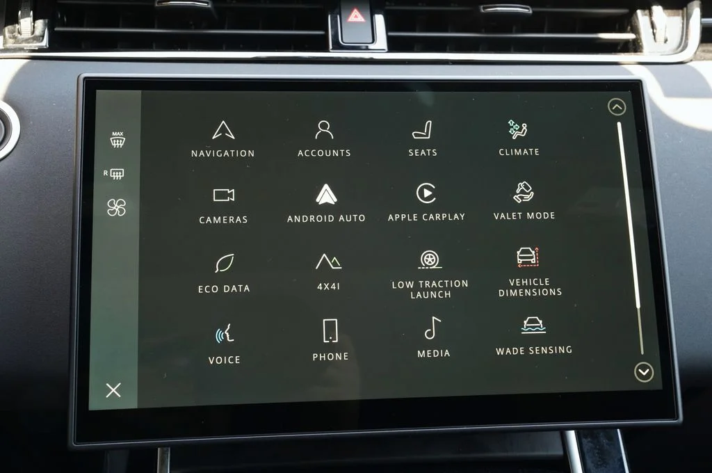 New 2026 Fuji White Land Rover  image 23