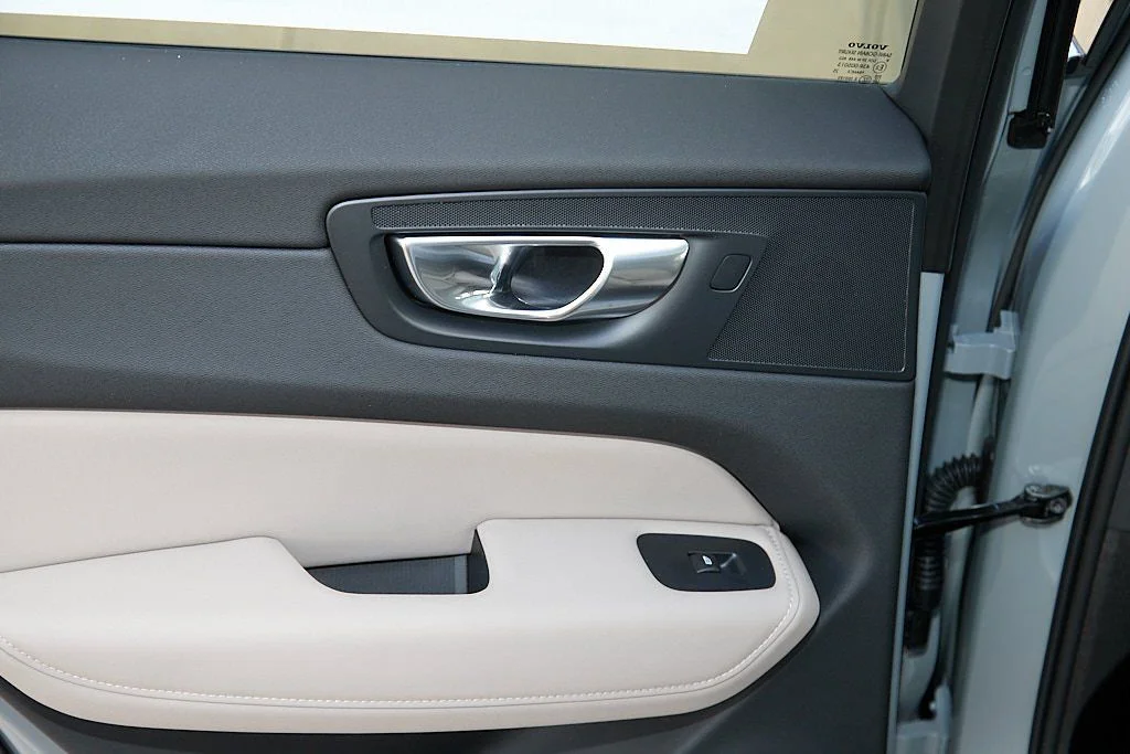 New 2026 Vapour Grey Volvo Core image 19
