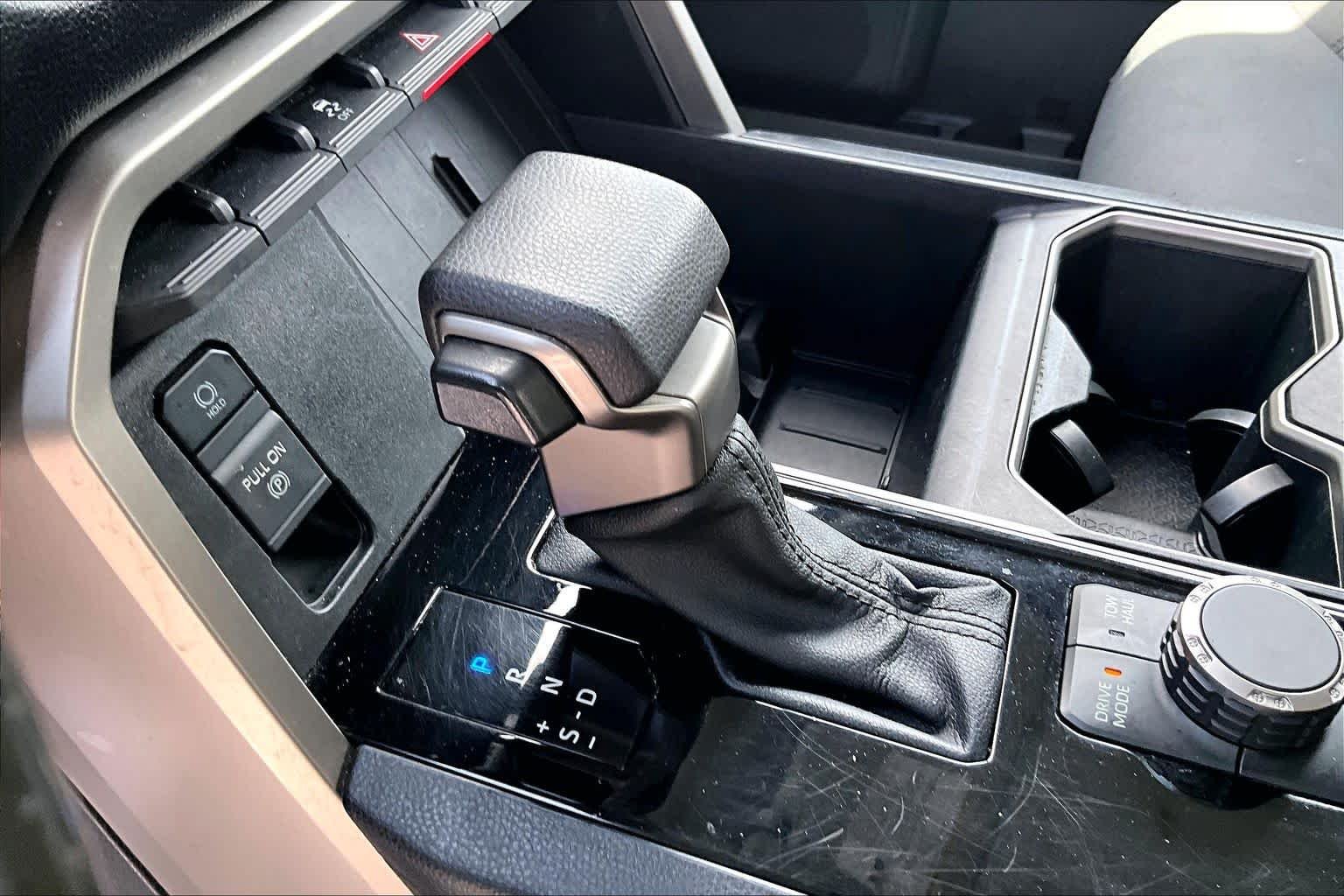 Used 2022 Midnight Black Metallic Toyota SR5 image 16