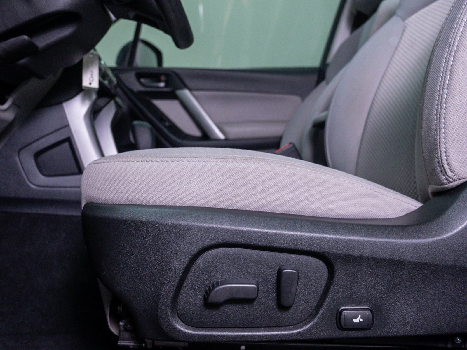 Used 2018 Dark Gray Metallic Subaru Premium image 18