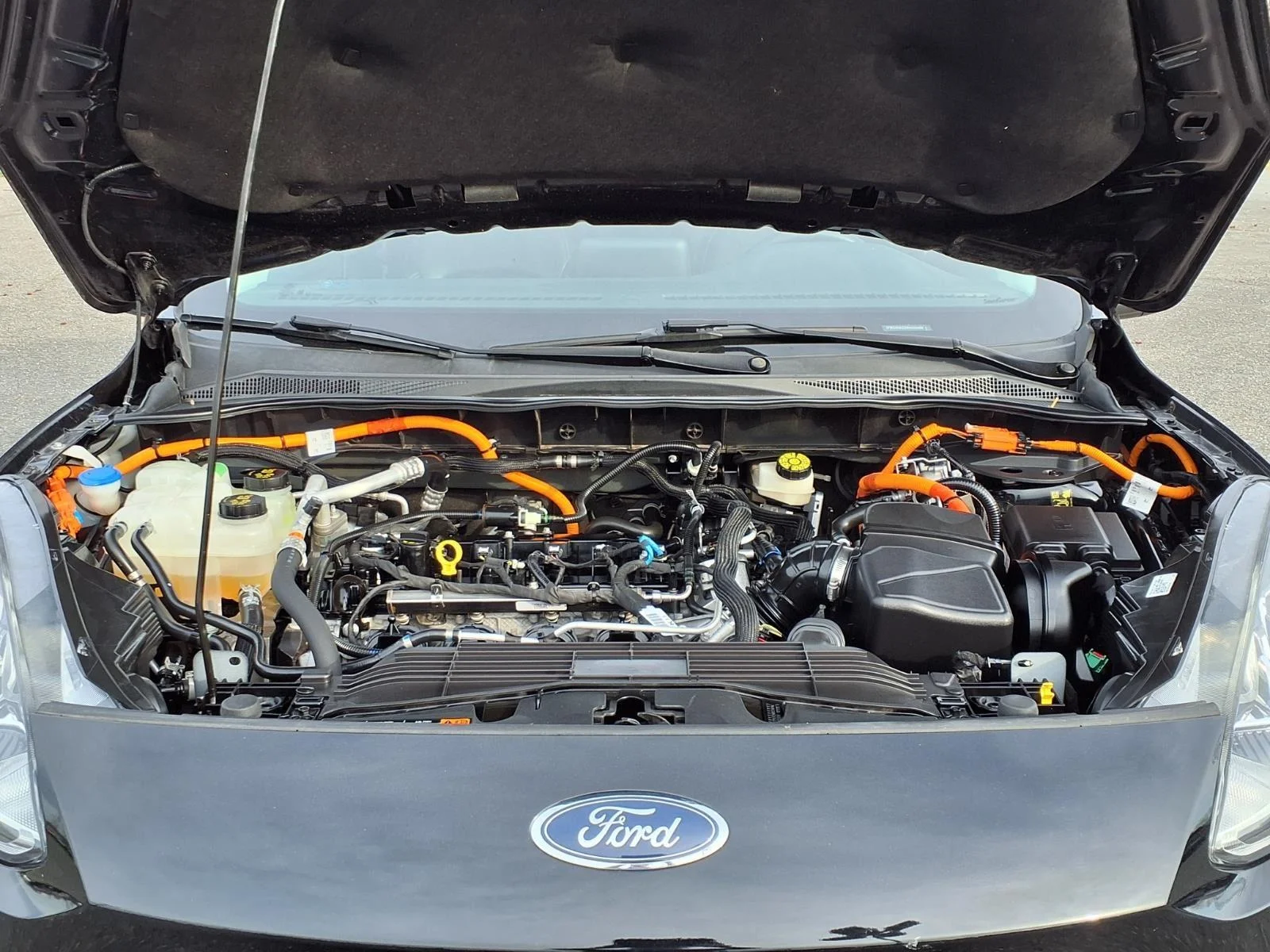 Used 2022 Agate Black Metallic Ford SEL Plug-In Hybrid image 30
