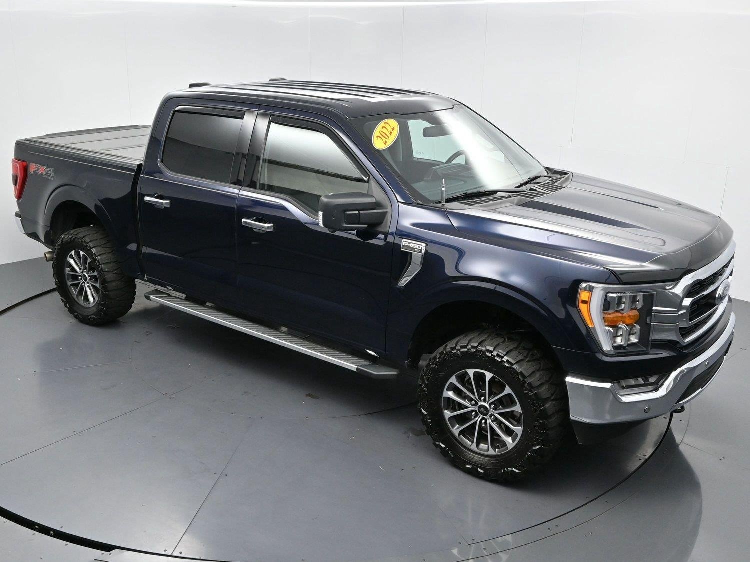 Used 2022 Antimatter Blue Ford XLT image 36